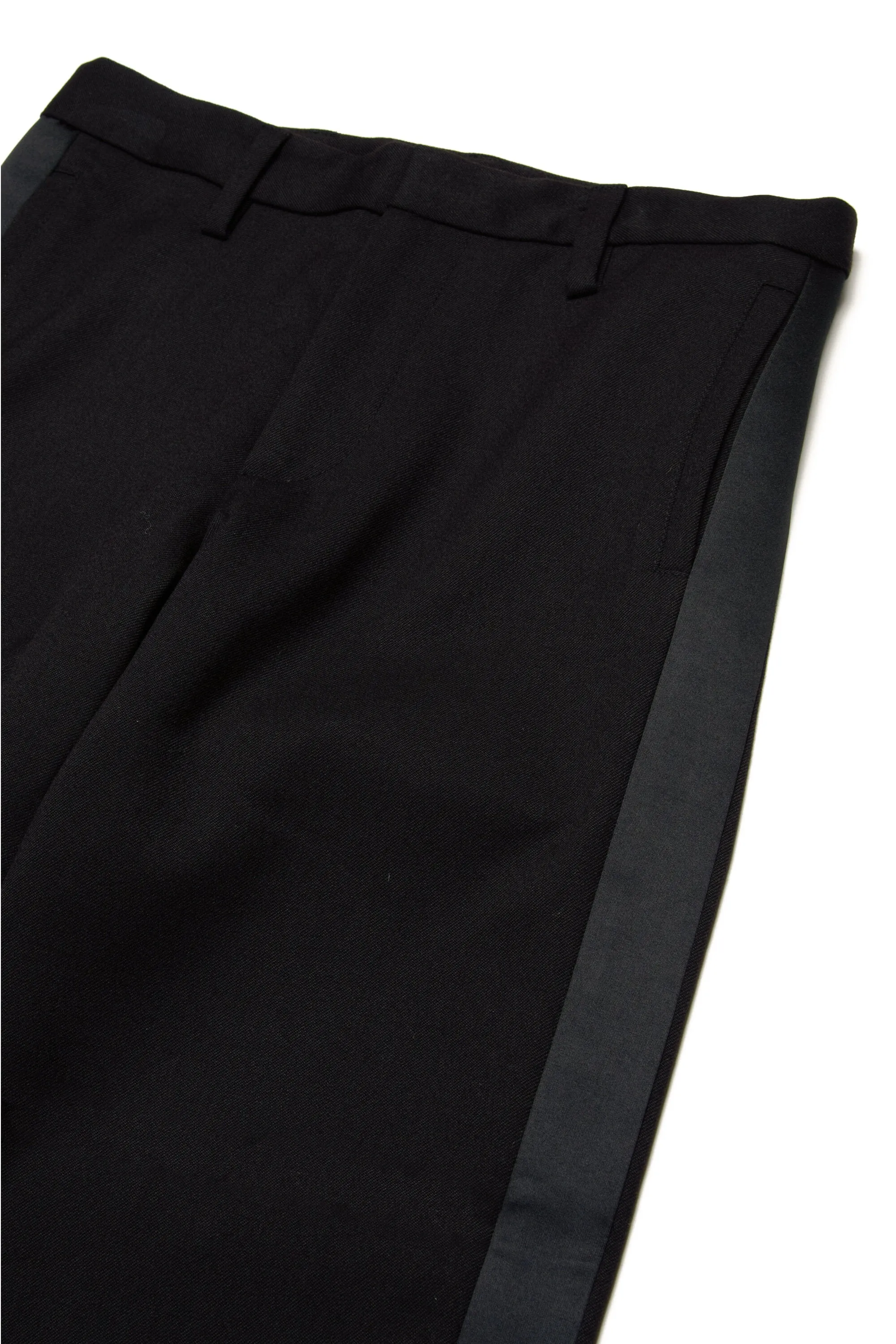 Formal trousers in cool wool